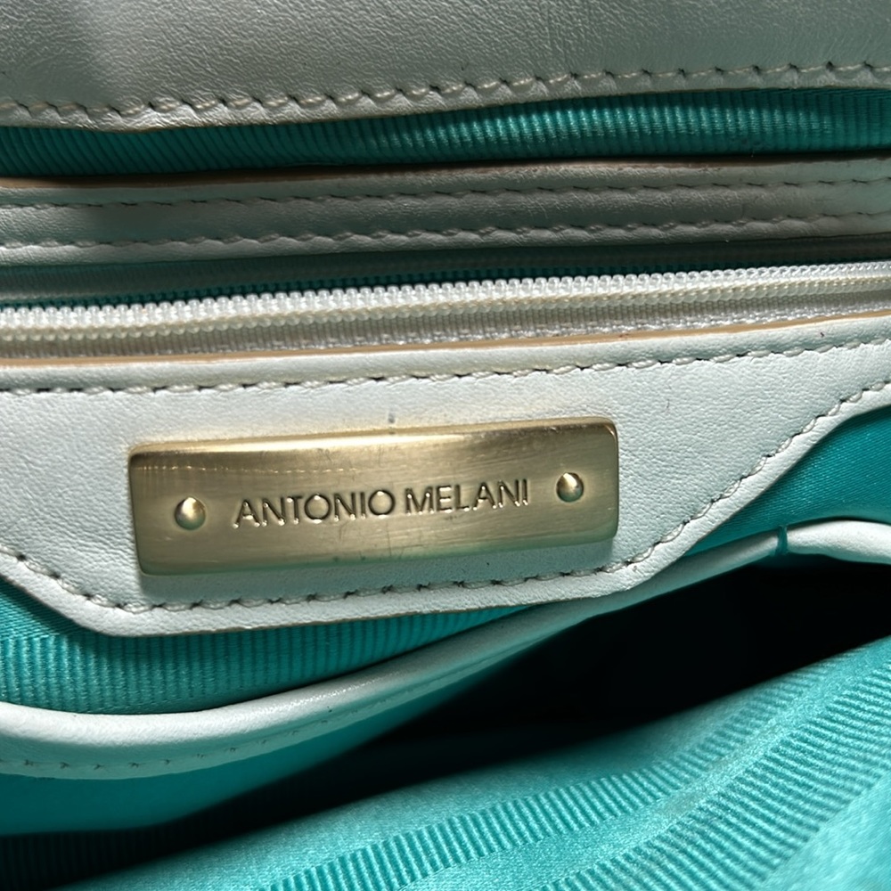 Antonio Melani Ladies off-white purse by Good condition. Nice - Picture 8 of 10